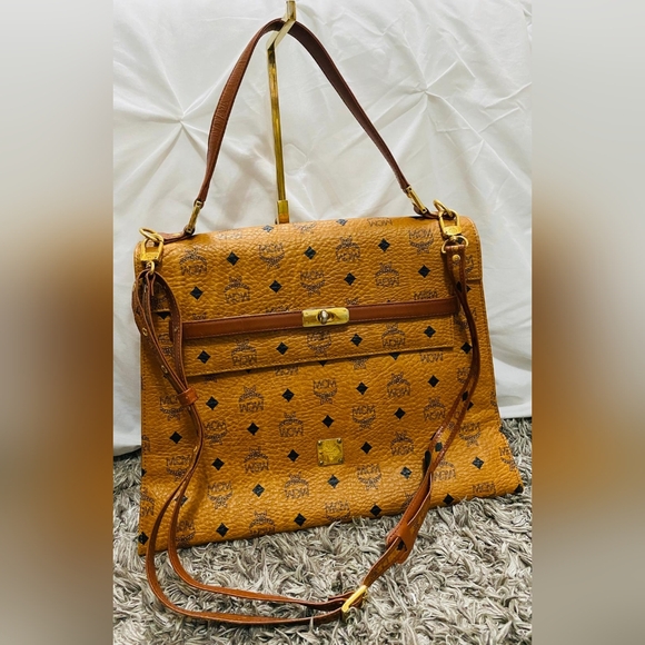 SOLD!!Authentic MCM Kelly XL bag - Picture 1 of 16